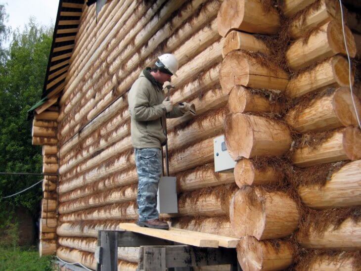 Утепление стен и потолка деревянного дома своими руками