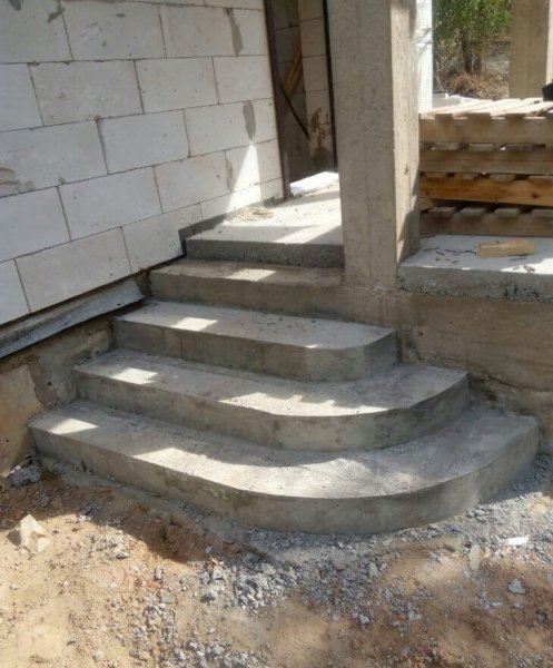 Лестница для крыльца из бетона: как правильно изготовить опалубку и залить бетон?